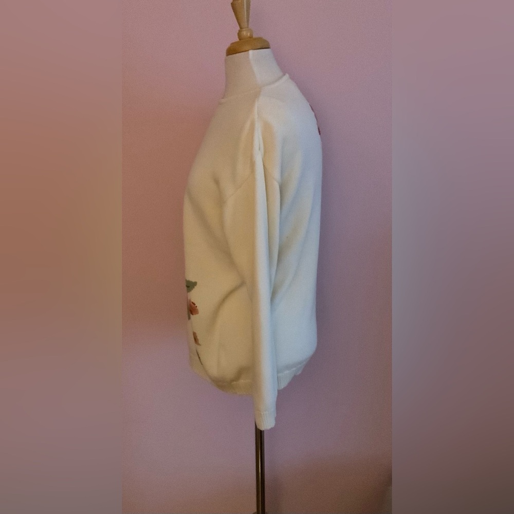 Vintage Cream Floral Embroidered Women's Sweater - Picture 2 of 10